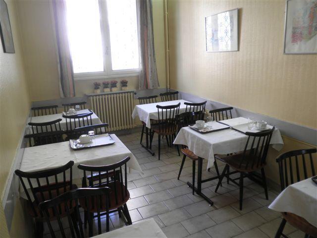 Central Hotel Saint-Priest  Exterior foto